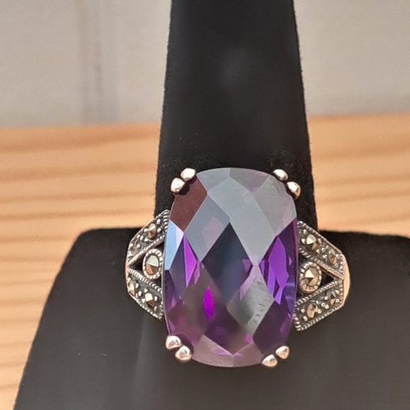 Faceted Genuine Amethyst with Marcasite Stones - Picture 5 of 7